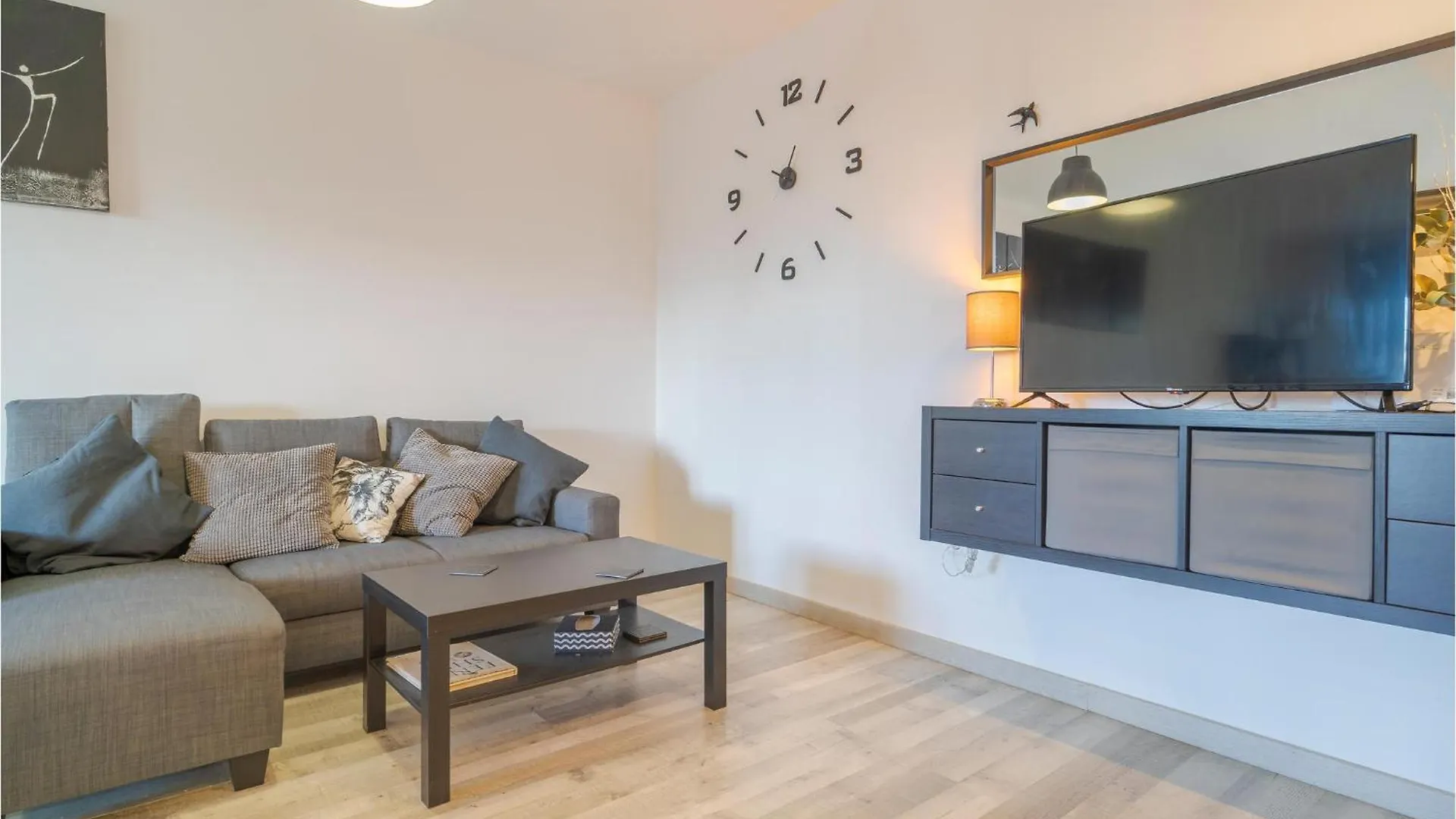 Gorgeous Apartment In Estepona With Kitchen