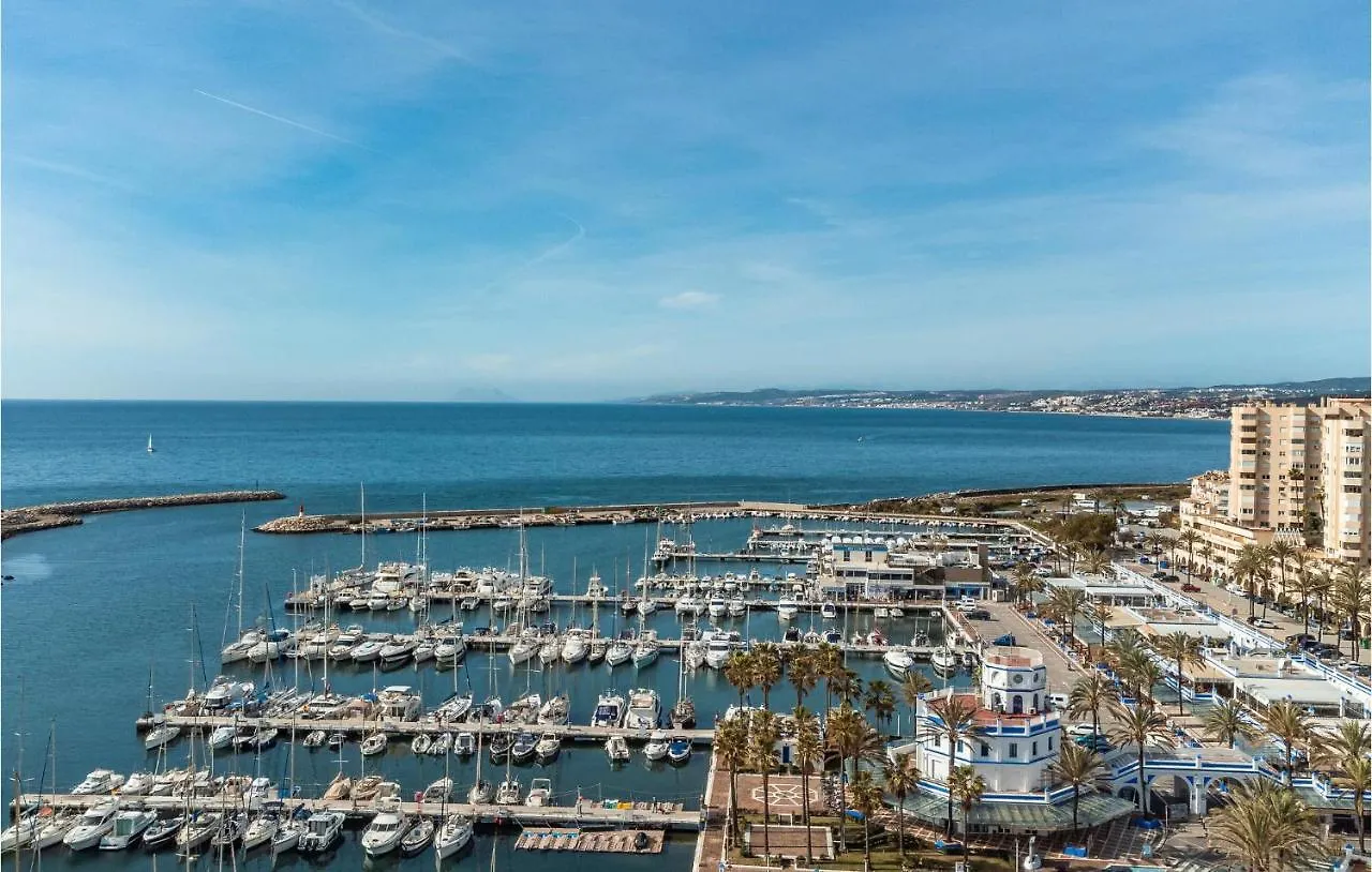 Gorgeous Apartment In Estepona With Kitchen