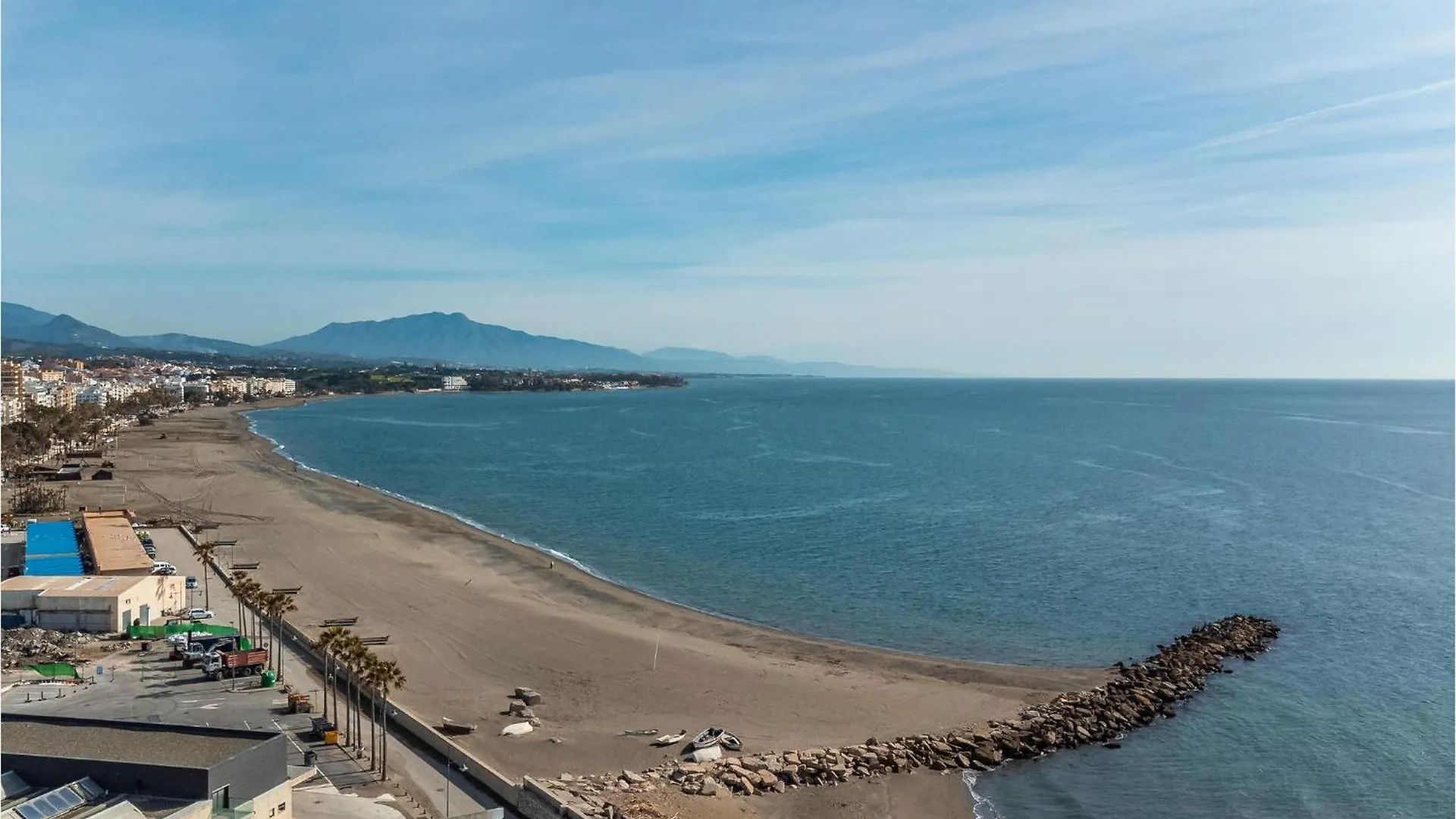 Gorgeous Apartment In Estepona With Kitchen